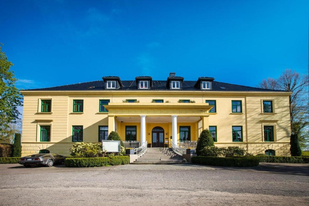 Schloss Harkensee Dassow Exteriör bild